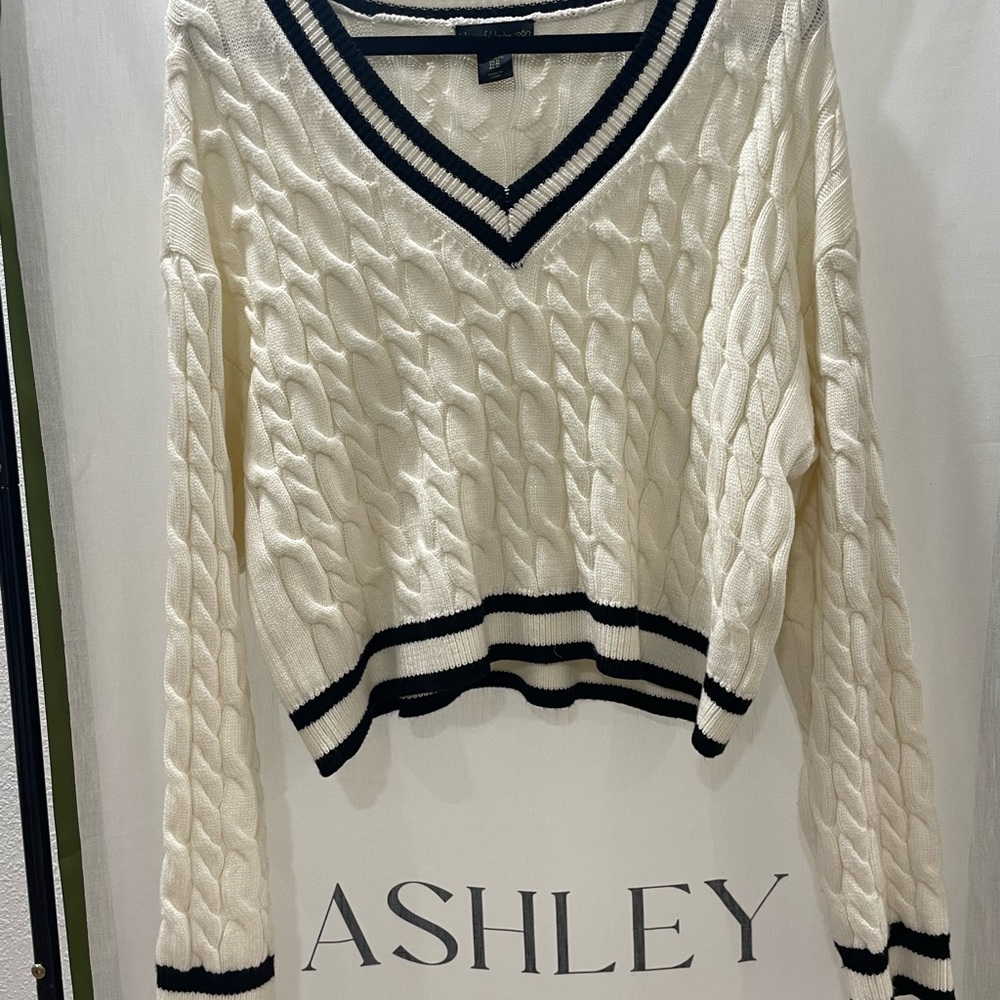House Of Harlowe Women's Cream Cable Knit Sweater